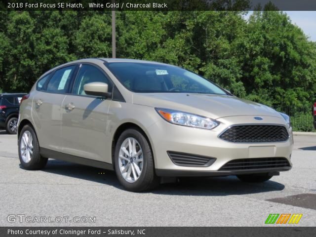 2018 Ford Focus SE Hatch in White Gold