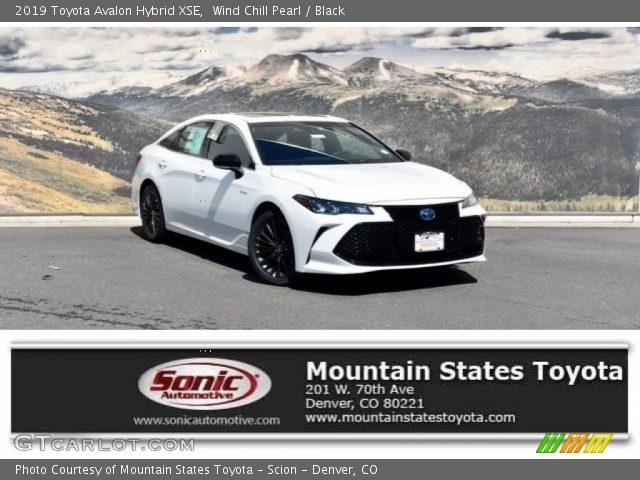 2019 Toyota Avalon Hybrid XSE in Wind Chill Pearl