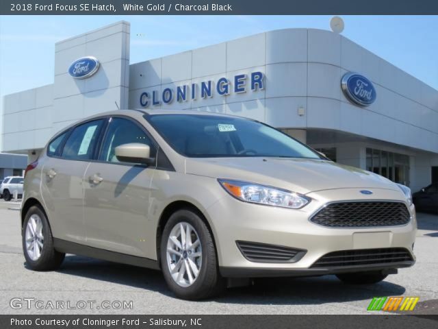 2018 Ford Focus SE Hatch in White Gold