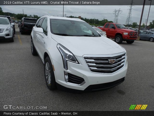 2019 Cadillac XT5 Luxury AWD in Crystal White Tricoat