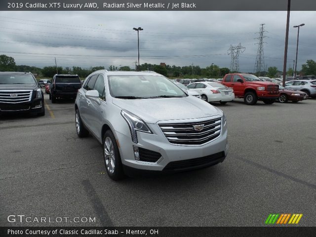 2019 Cadillac XT5 Luxury AWD in Radiant Silver Metallic