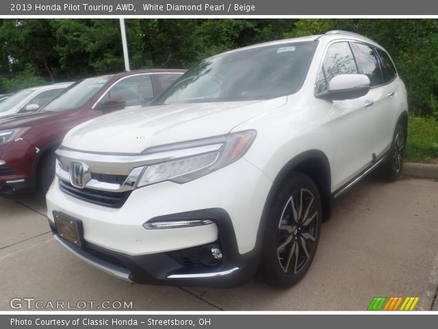 2019 Honda Pilot Touring AWD in White Diamond Pearl