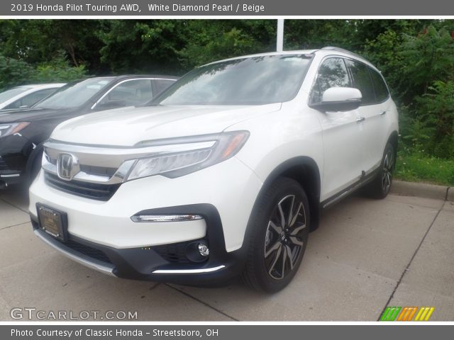 2019 Honda Pilot Touring AWD in White Diamond Pearl