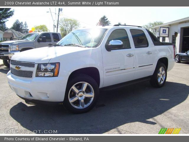 2009 Chevrolet Avalanche LTZ 4x4 in Summit White
