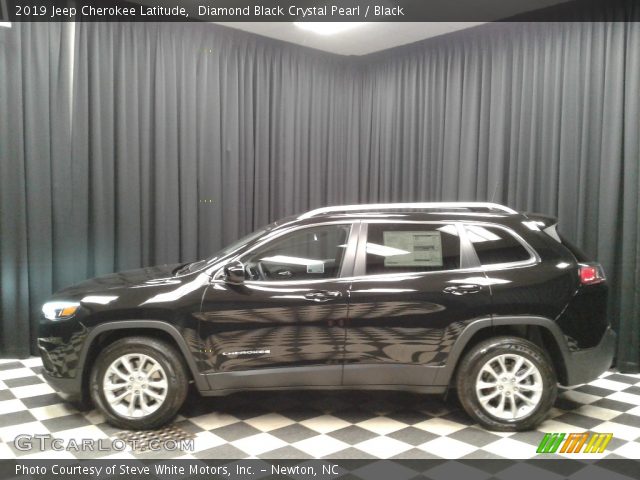 2019 Jeep Cherokee Latitude in Diamond Black Crystal Pearl