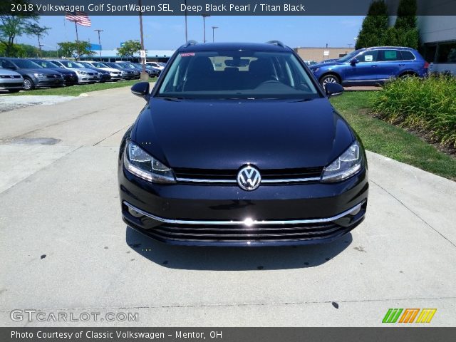 2018 Volkswagen Golf SportWagen SEL in Deep Black Pearl