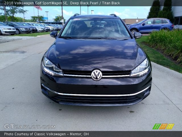 2018 Volkswagen Golf SportWagen SE in Deep Black Pearl