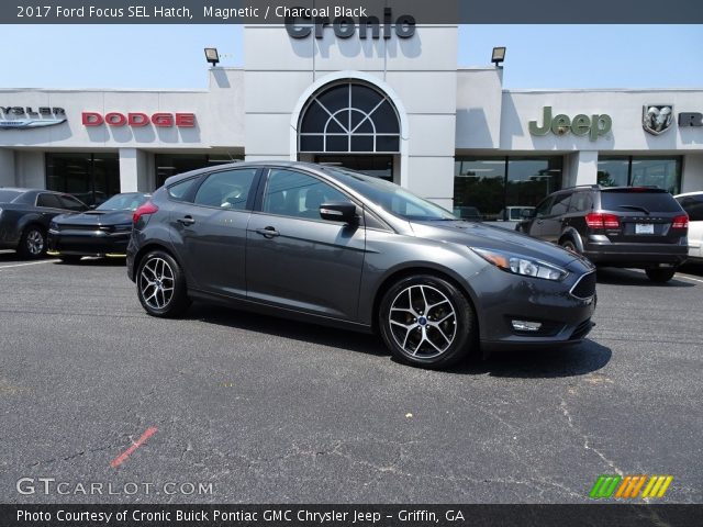 2017 Ford Focus SEL Hatch in Magnetic