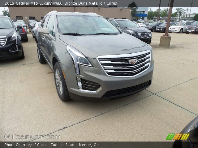 2019 Cadillac XT5 Luxury AWD in Bronze Dune Metallic