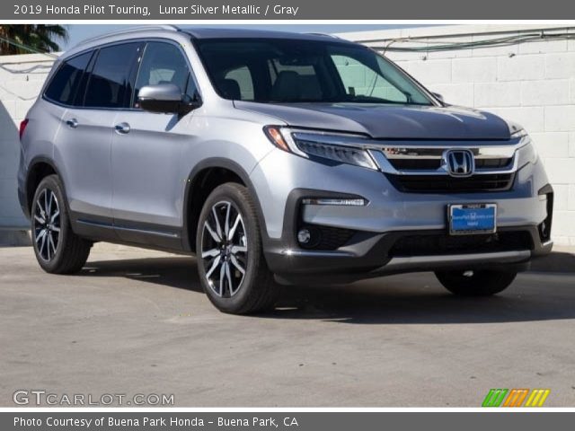 2019 Honda Pilot Touring in Lunar Silver Metallic