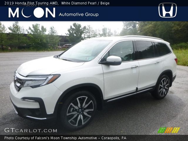 2019 Honda Pilot Touring AWD in White Diamond Pearl