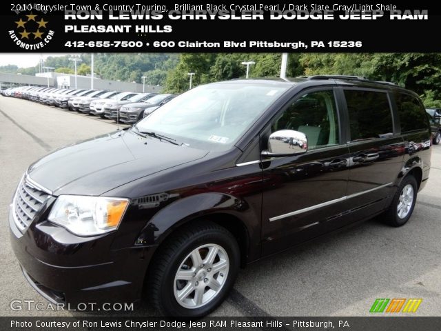 2010 Chrysler Town & Country Touring in Brilliant Black Crystal Pearl