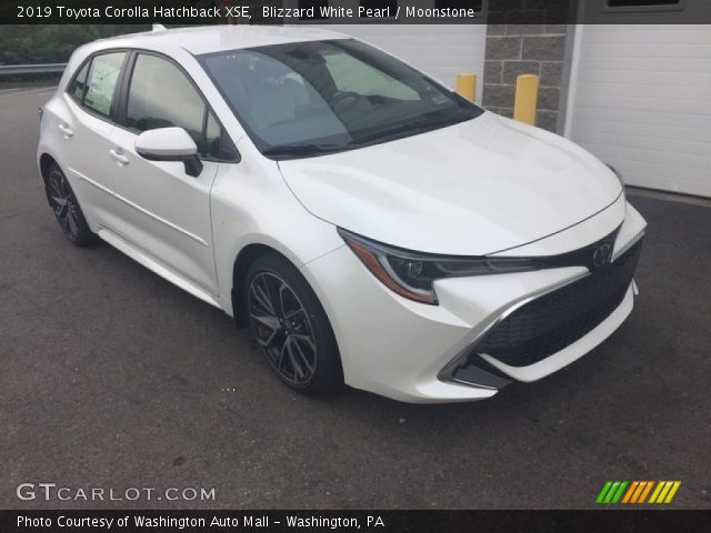 2019 Toyota Corolla Hatchback XSE in Blizzard White Pearl