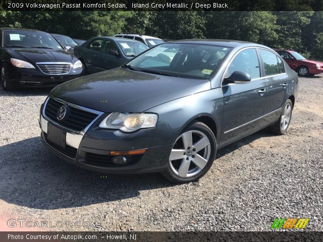 2009 Volkswagen Passat Komfort Sedan in Island Grey Metallic