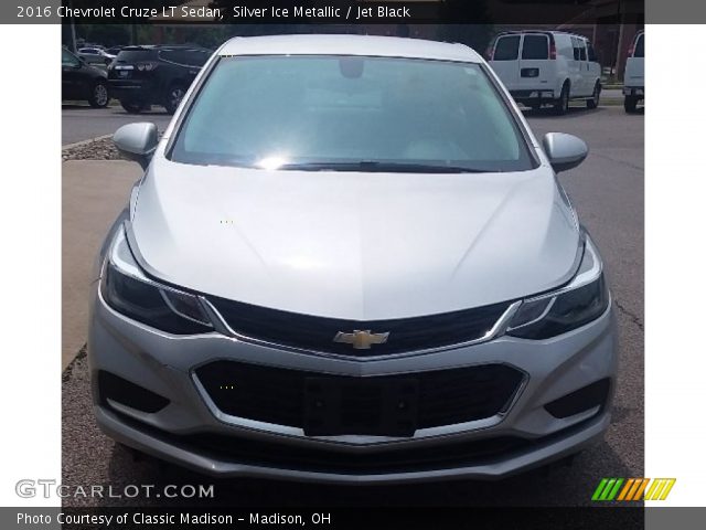 2016 Chevrolet Cruze LT Sedan in Silver Ice Metallic