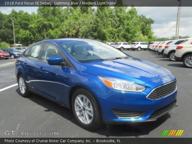 2018 Ford Focus SE Sedan in Lightning Blue