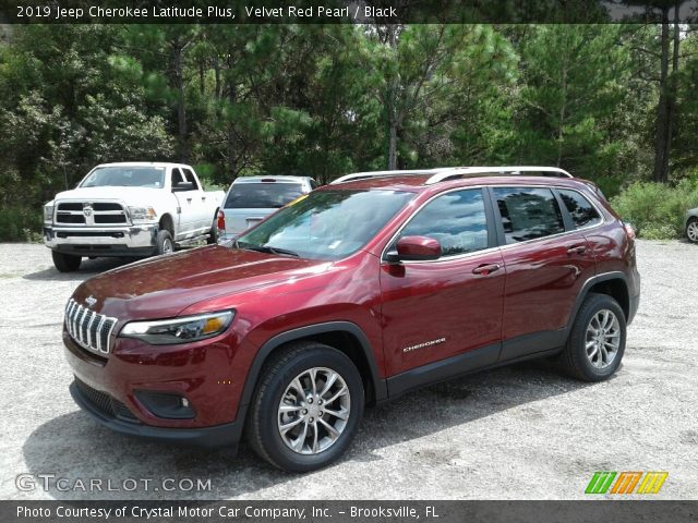 2019 Jeep Cherokee Latitude Plus in Velvet Red Pearl