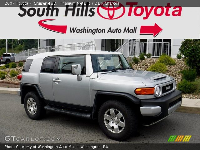 2007 Toyota FJ Cruiser 4WD in Titanium Metallic