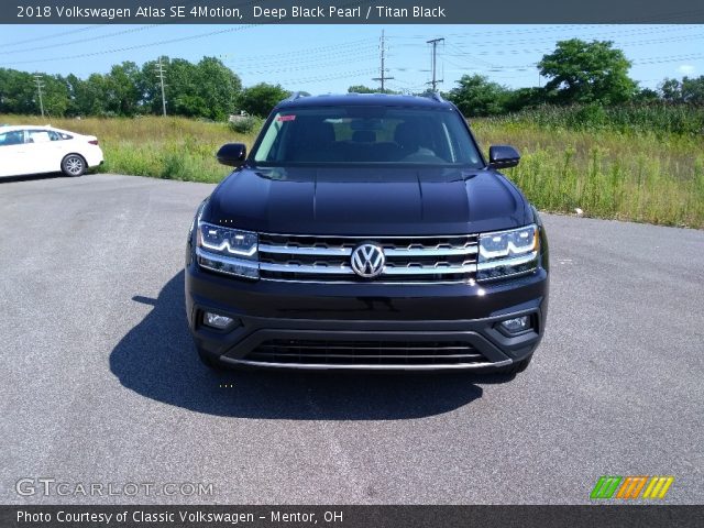 2018 Volkswagen Atlas SE 4Motion in Deep Black Pearl