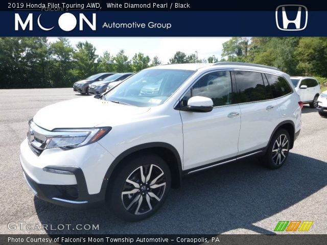 2019 Honda Pilot Touring AWD in White Diamond Pearl