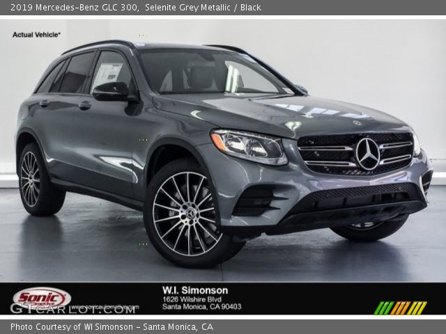 2019 Mercedes-Benz GLC 300 in Selenite Grey Metallic