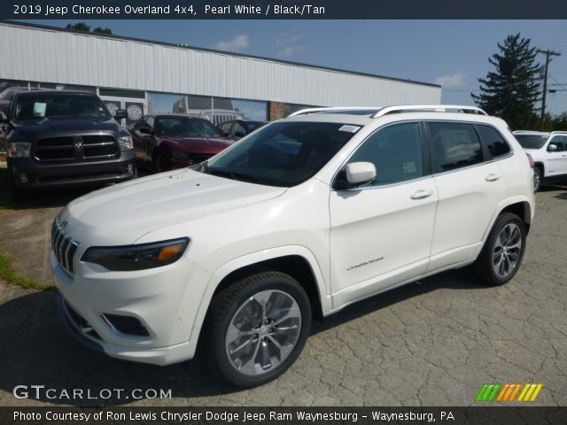 2019 Jeep Cherokee Overland 4x4 in Pearl White