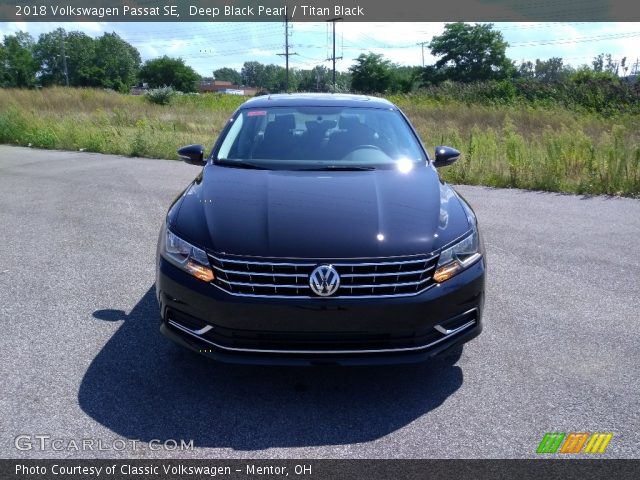 2018 Volkswagen Passat SE in Deep Black Pearl