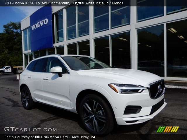 2019 Volvo XC60 T5 AWD Momentum in Crystal White Metallic