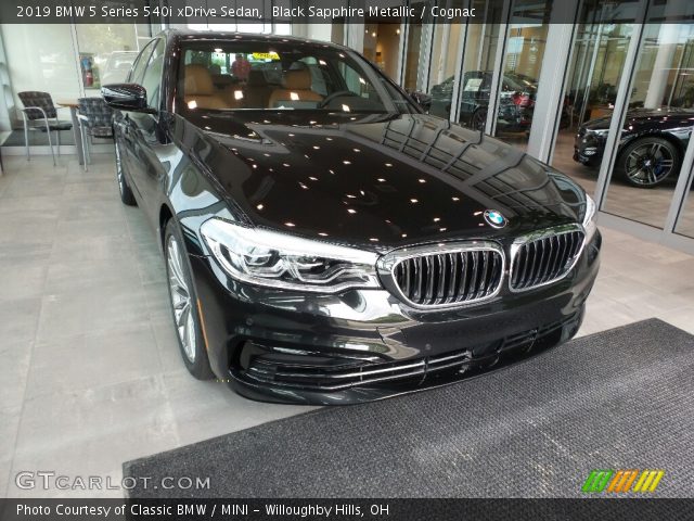 2019 BMW 5 Series 540i xDrive Sedan in Black Sapphire Metallic