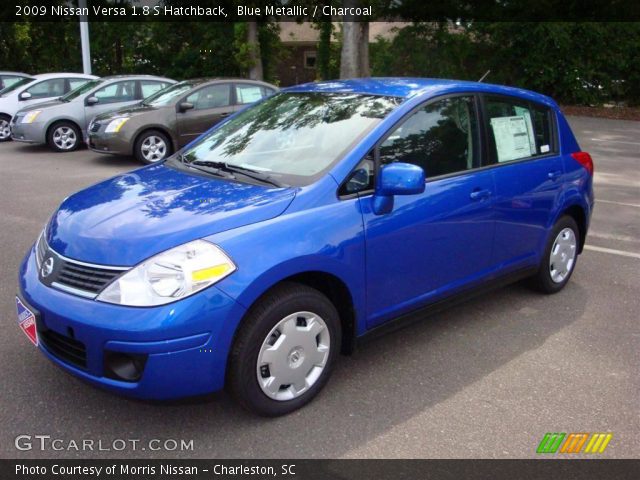 2009 Nissan Versa 1.8 S Hatchback in Blue Metallic
