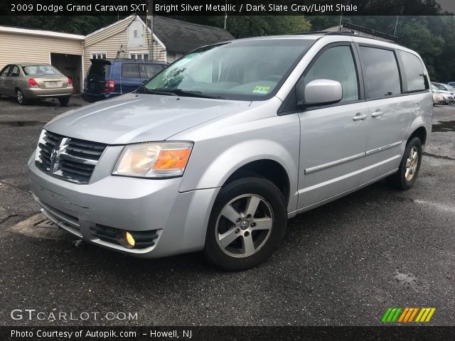 2009 Dodge Grand Caravan SXT in Bright Silver Metallic