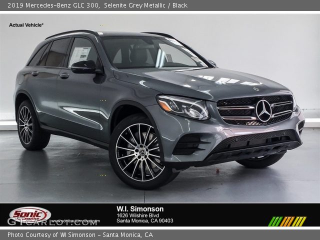 2019 Mercedes-Benz GLC 300 in Selenite Grey Metallic