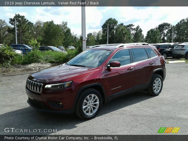 2019 Jeep Cherokee Latitude in Velvet Red Pearl