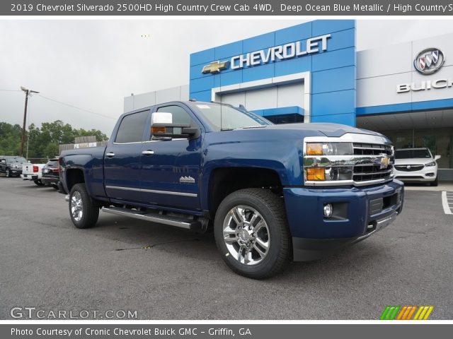 2019 Chevrolet Silverado 2500HD High Country Crew Cab 4WD in Deep Ocean Blue Metallic