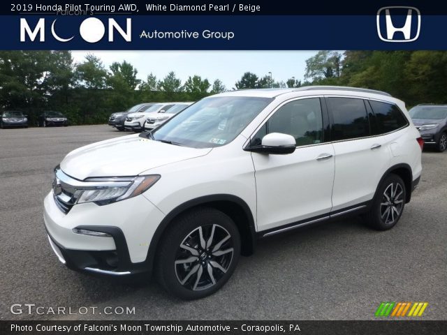 2019 Honda Pilot Touring AWD in White Diamond Pearl