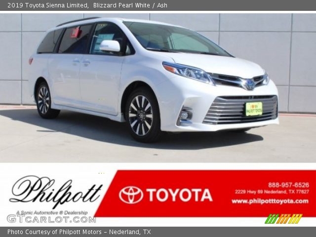 2019 Toyota Sienna Limited in Blizzard Pearl White