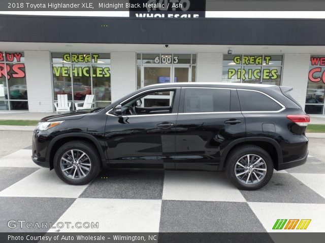 2018 Toyota Highlander XLE in Midnight Black Metallic