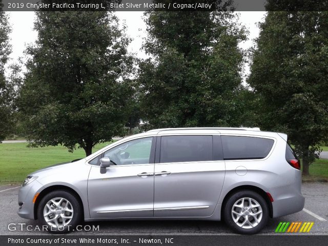 2019 Chrysler Pacifica Touring L in Billet Silver Metallic