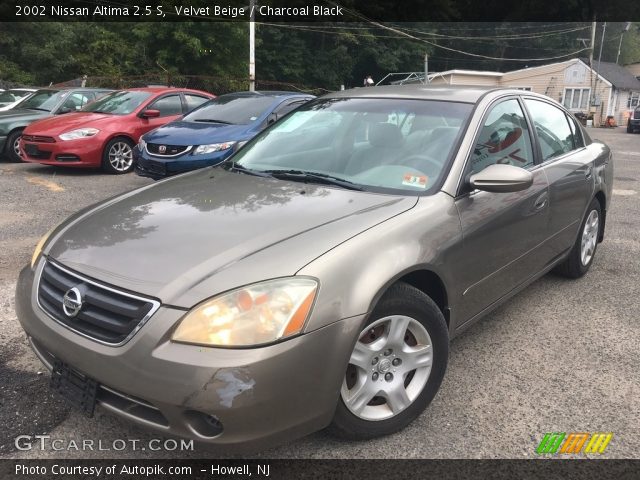 2002 Nissan Altima 2.5 S in Velvet Beige