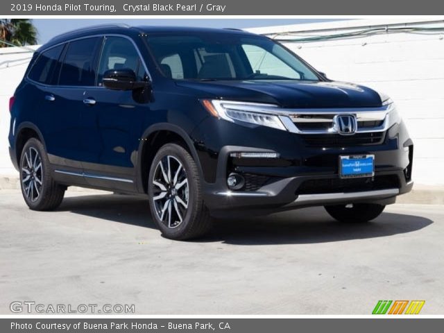 2019 Honda Pilot Touring in Crystal Black Pearl