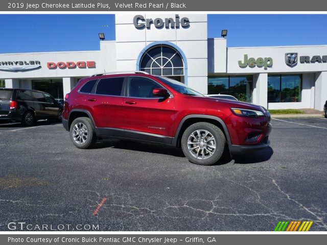 2019 Jeep Cherokee Latitude Plus in Velvet Red Pearl