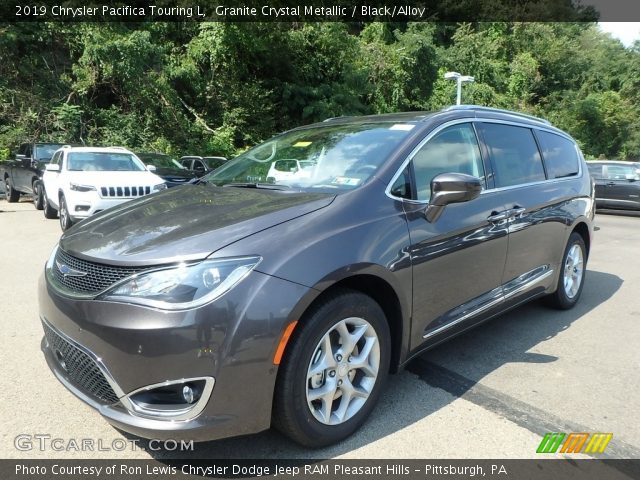 2019 Chrysler Pacifica Touring L in Granite Crystal Metallic
