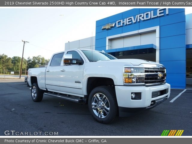 2019 Chevrolet Silverado 2500HD High Country Crew Cab 4WD in Iridescent Pearl Tricoat
