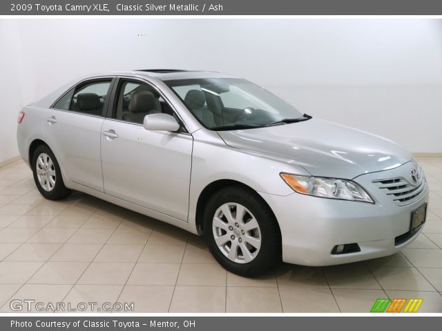 2009 Toyota Camry XLE in Classic Silver Metallic