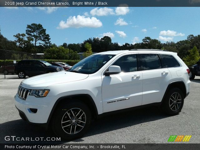 2018 Jeep Grand Cherokee Laredo in Bright White