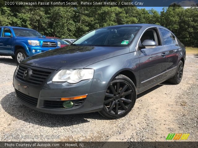 2010 Volkswagen Passat Komfort Sedan in Reflex Silver Metallic