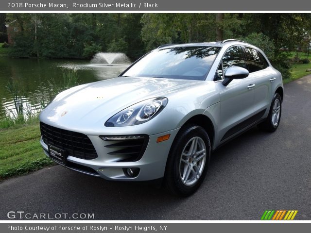 2018 Porsche Macan  in Rhodium Silver Metallic