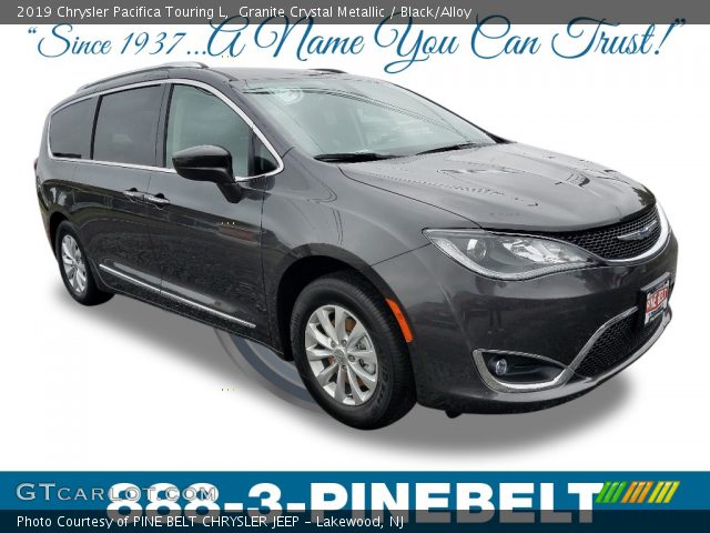 2019 Chrysler Pacifica Touring L in Granite Crystal Metallic