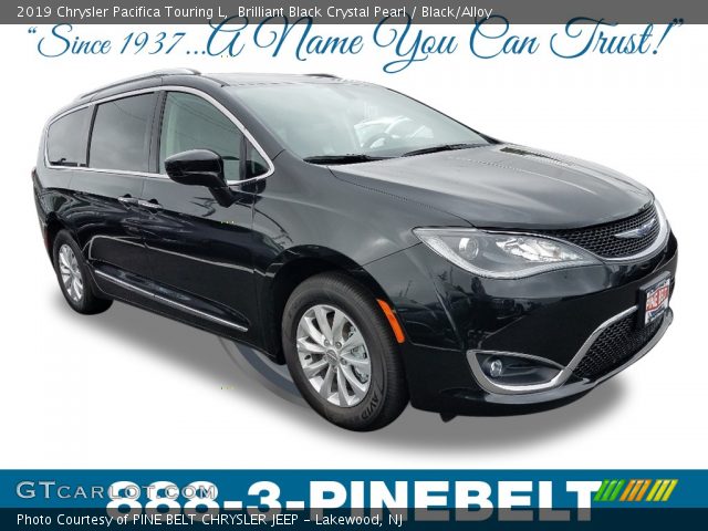 2019 Chrysler Pacifica Touring L in Brilliant Black Crystal Pearl