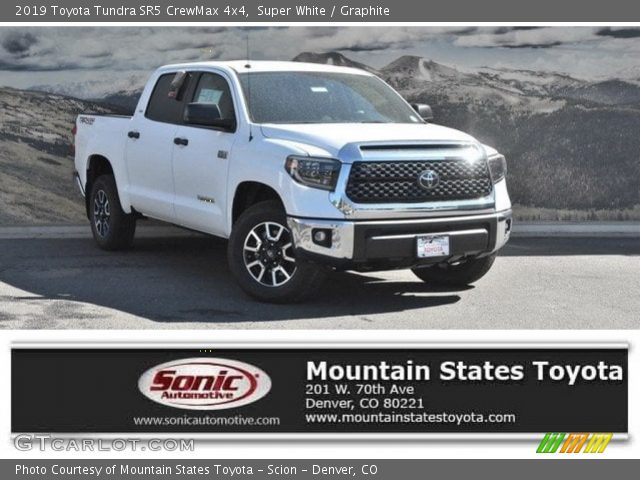 2019 Toyota Tundra SR5 CrewMax 4x4 in Super White